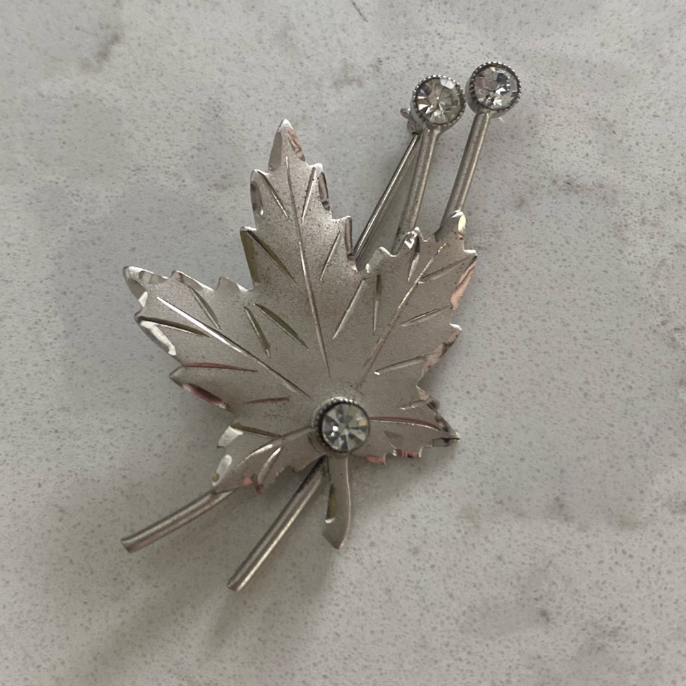 Vintage Silver Maple Leaf Brooch